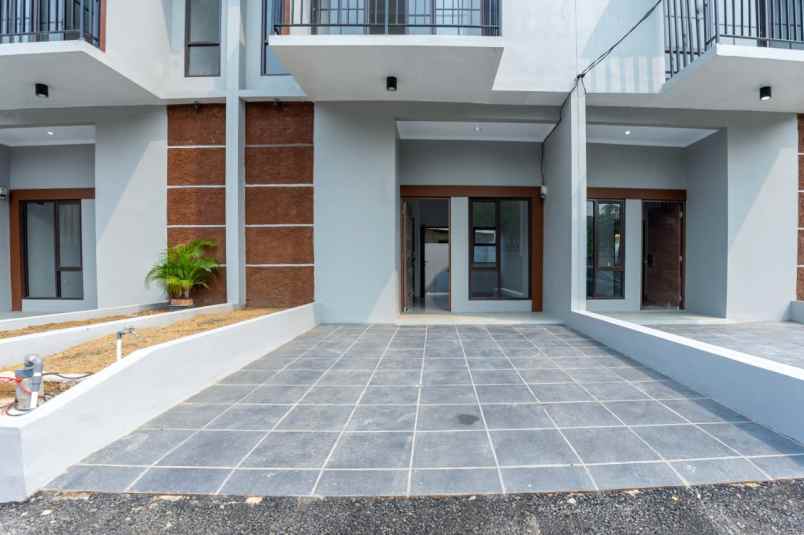 rumah minimalis 2 lantai siap huni hanya 5 juta all in