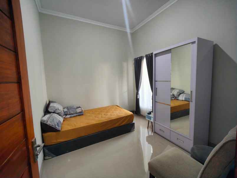 rumah minimalis belakang umy