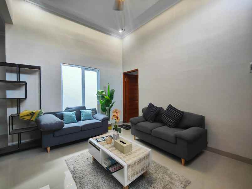 rumah minimalis belakang umy