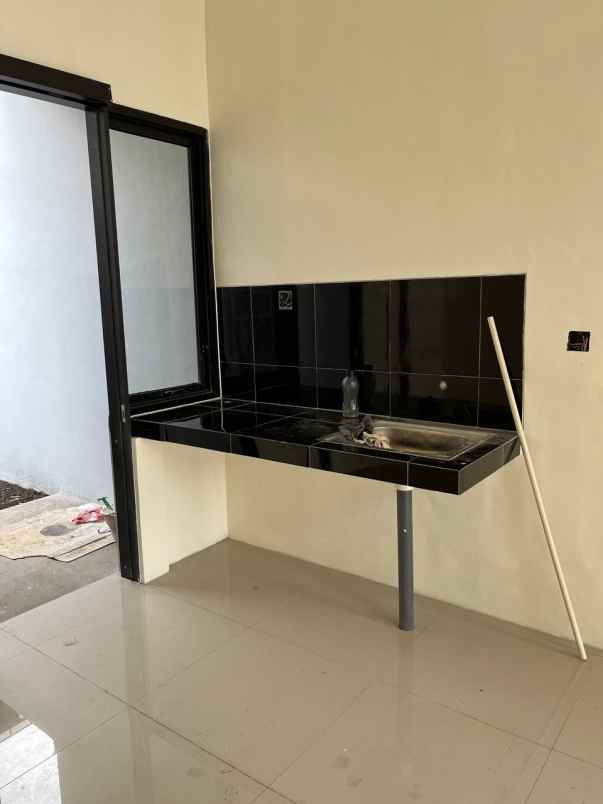 rumah minimalis hanya 5 menit ke bandara abd saleh