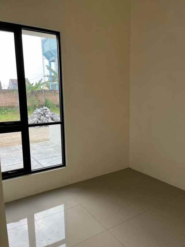 rumah minimalis hanya 5 menit ke bandara abd saleh