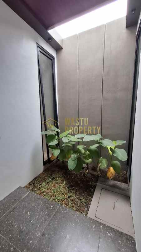 rumah modern tropis 6 menit dari pawon mbah gito