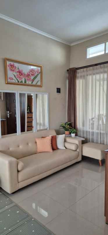 rumah nyaman komplek taman melati pasir impun bandung