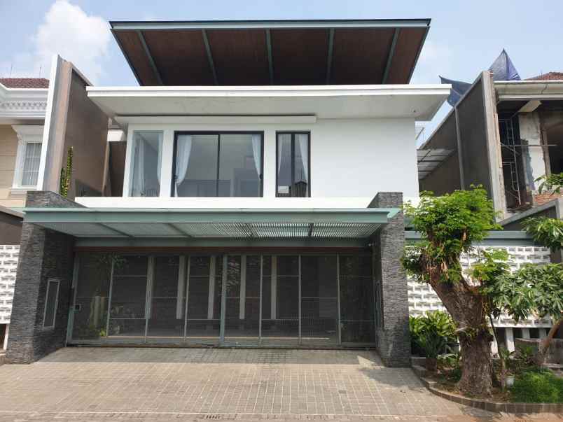 rumah pakuwon city villa royal minimalis siap huni