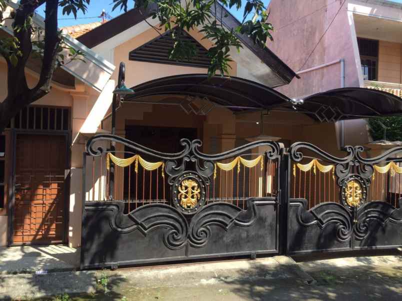 rumah rungkut barata pln 1300watt