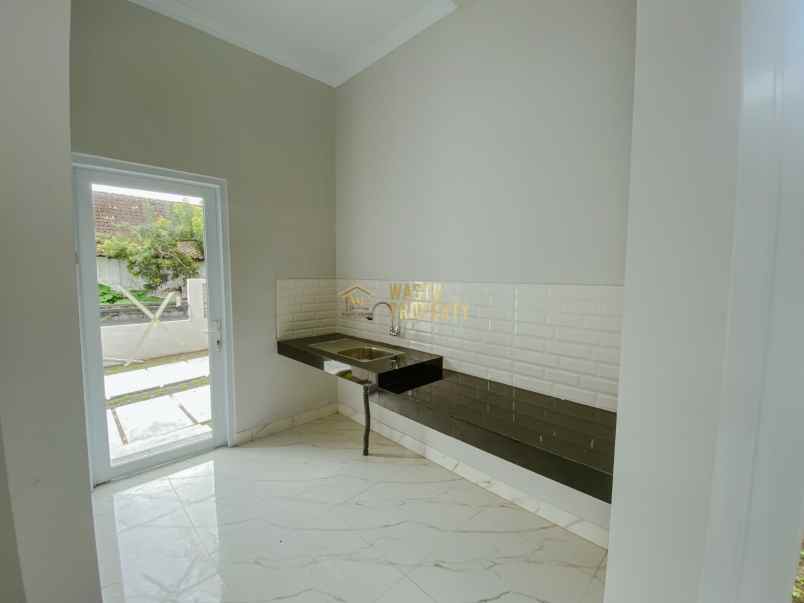 rumah siap huni 5 menit ke pasar prambanan di kalasan