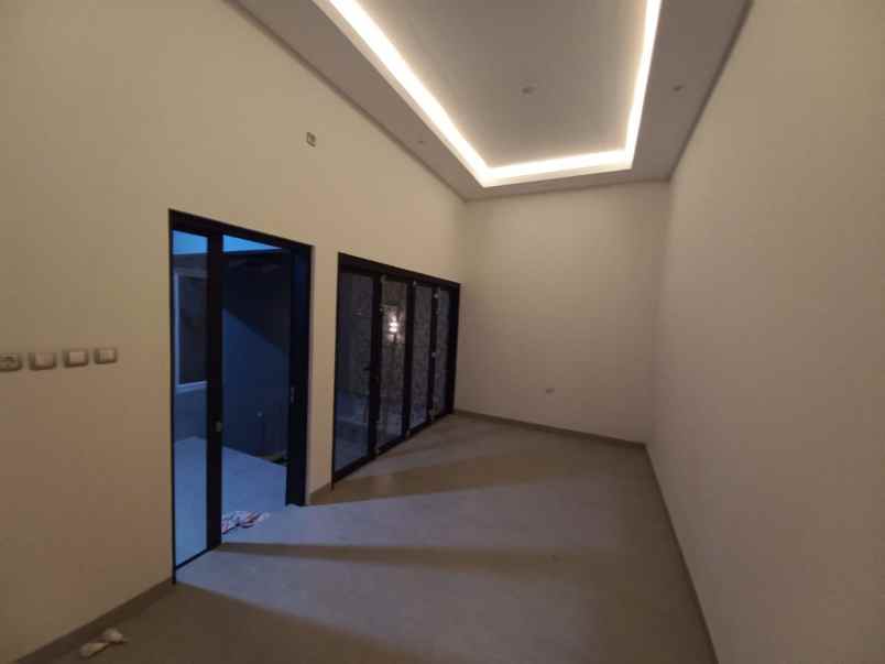 rumah siap huni di komplek tni aren jaya bekasi timur