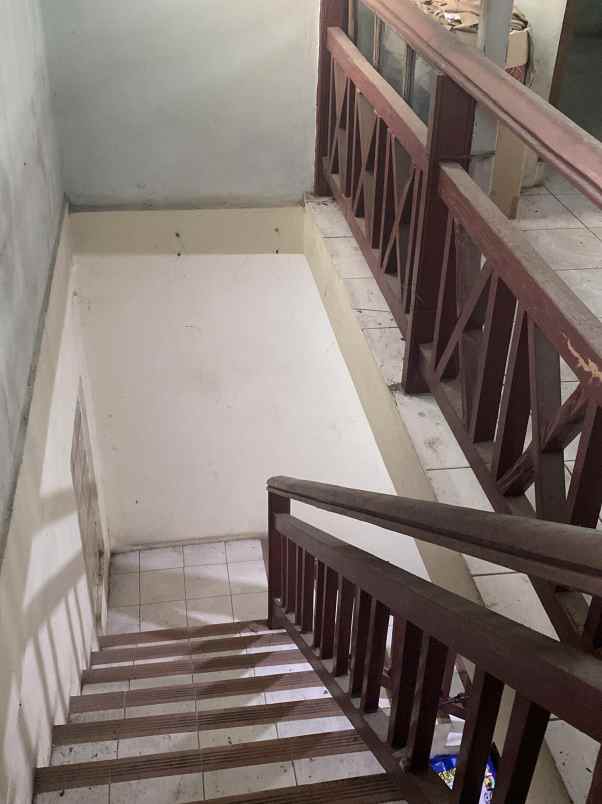 rumah siap huni dua lantai di majapahit semarang