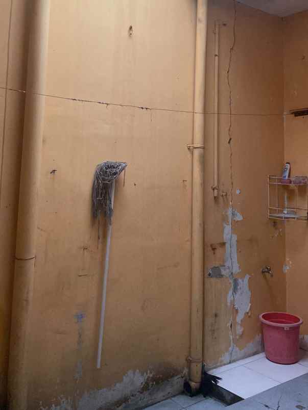 rumah siap huni dua lantai di majapahit semarang