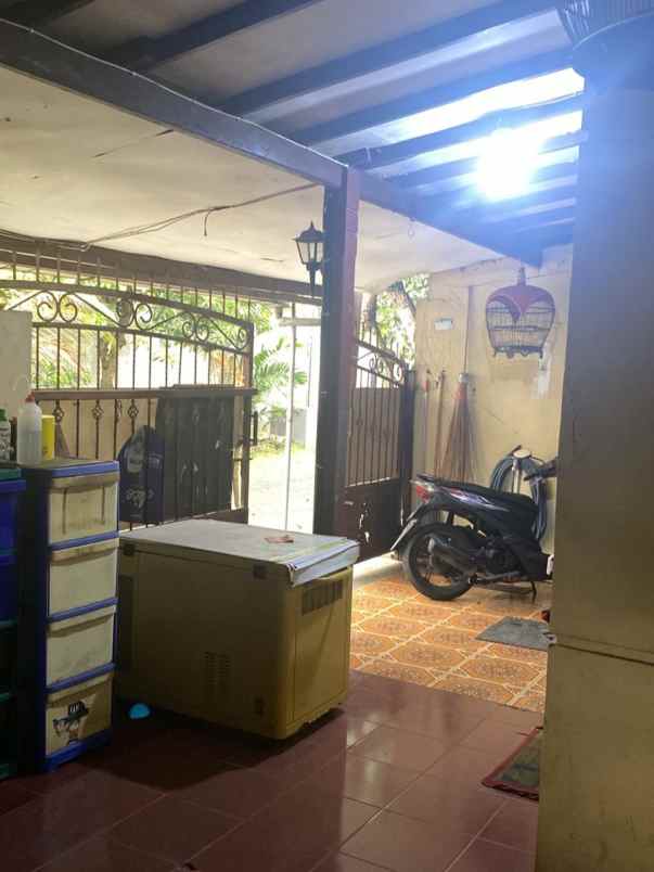 rumah siap huni dua lantai di majapahit semarang