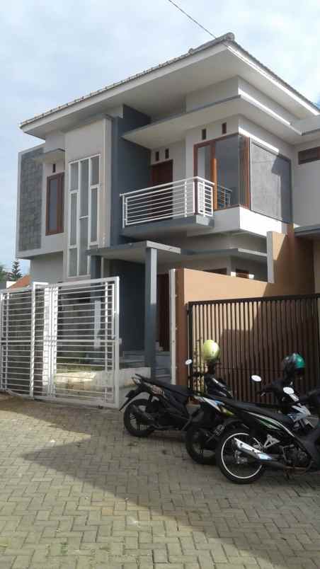 rumah strategis dekat wahana wisata jatim park grup