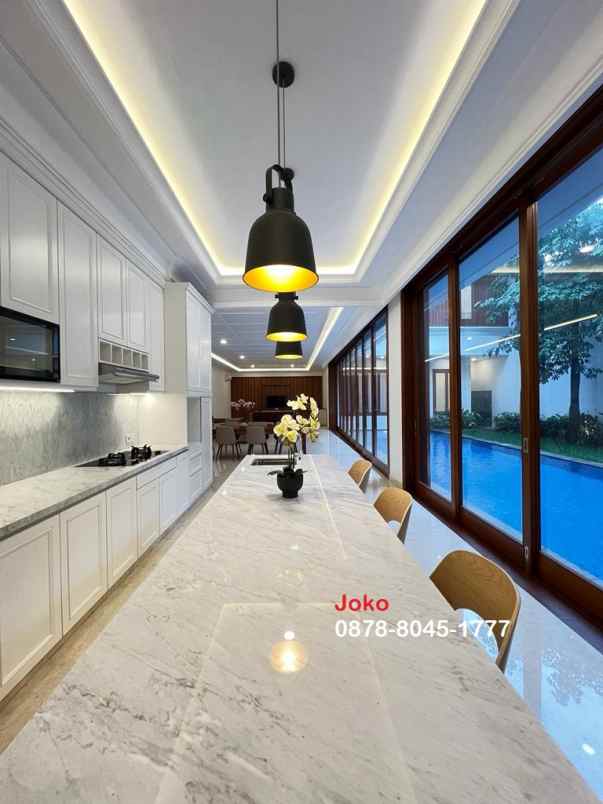 rumah super mewah di kemang dalam jakarta selatan