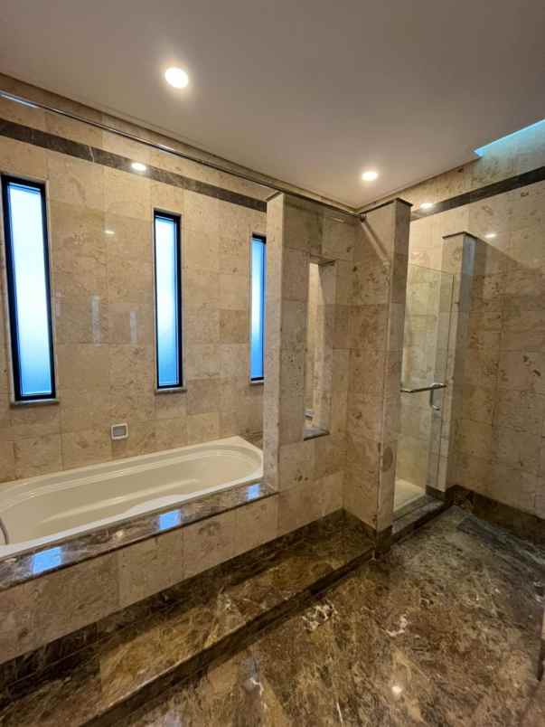 rumah super mewah di menteng jakarta pusat