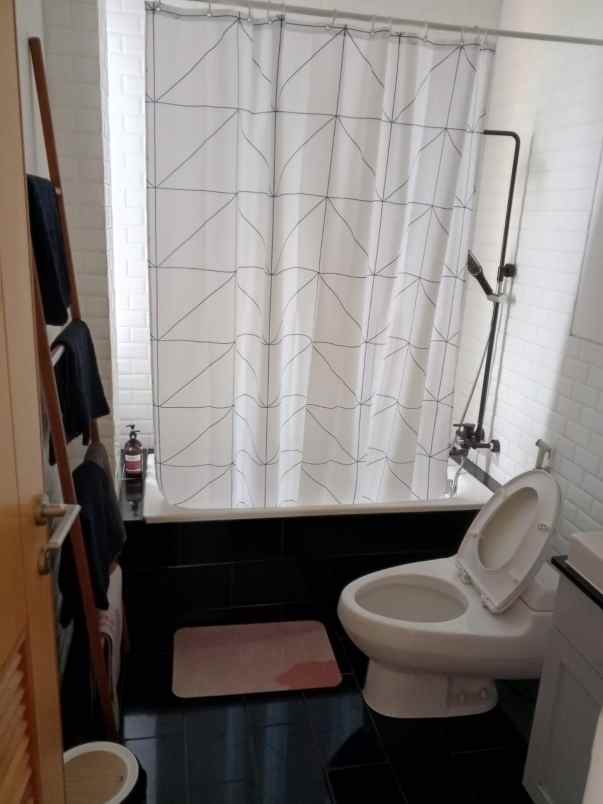 rumah villa dago bdg