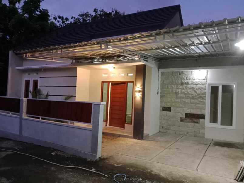 segera miliki rumah minimalis belakang umy