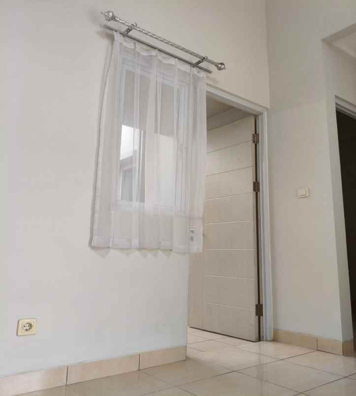 sewa rumah di summarecon emerald karawang