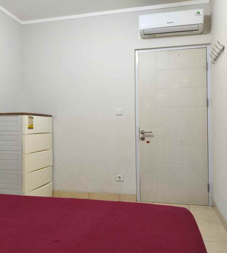 sewa rumah di summarecon emerald karawang