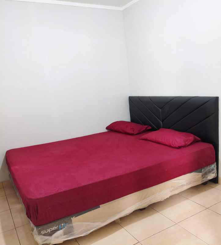 sewa rumah di summarecon emerald karawang