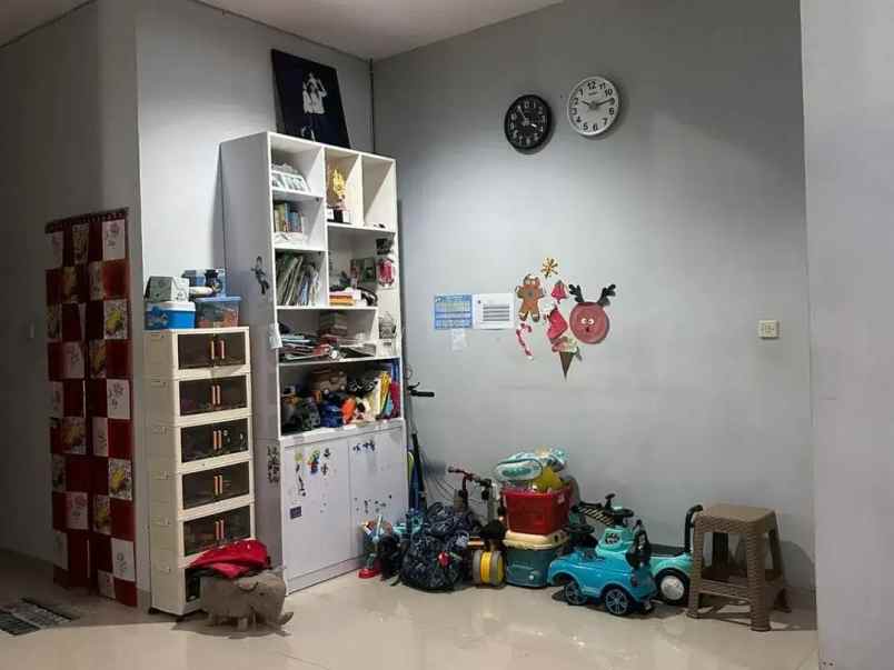 super hot rumah 2 lantai semi furnished di rawamangun