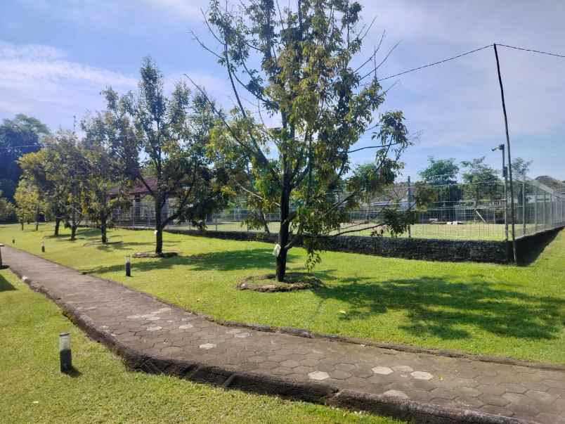 tanah luas lokasi strategis dekat stadion maguwoharjo