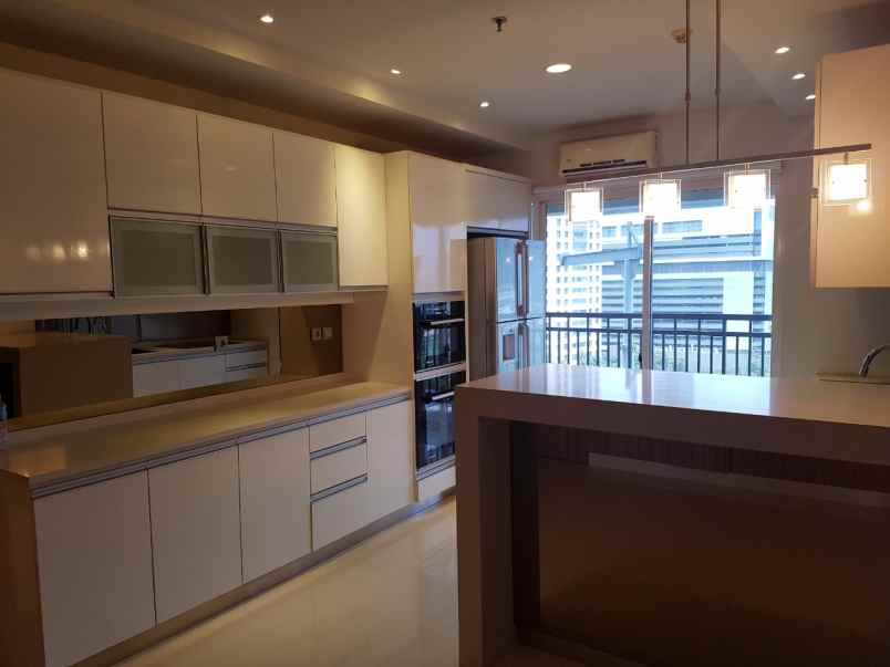 thamrin executive residence size 182 m2