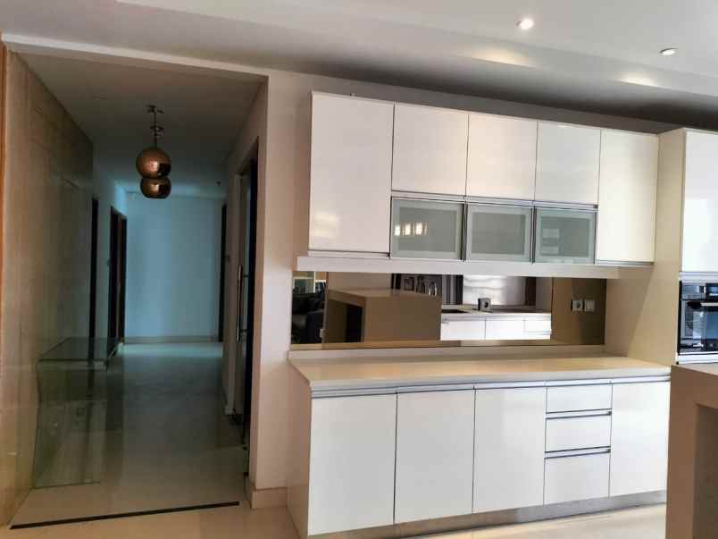 thamrin executive residence size 182 m2