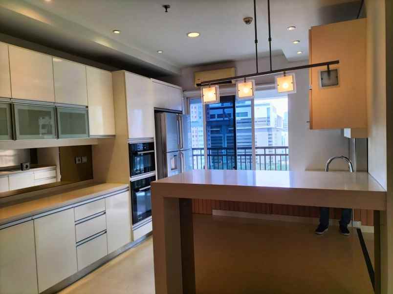 thamrin executive residence size 182 m2