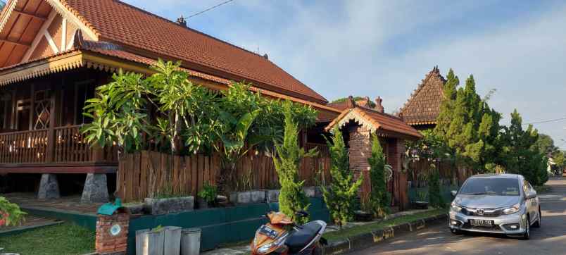 villa clasik full kayu jati dijual di cilimus kuningan