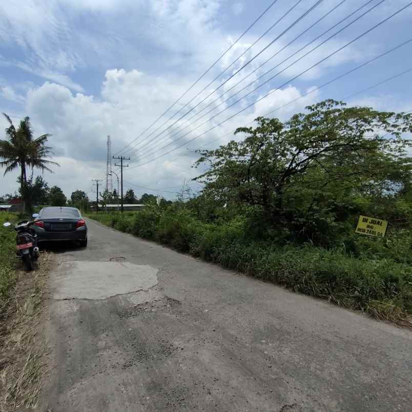 2 km pasar godean dijual tanah pinggir jalan 2jt m