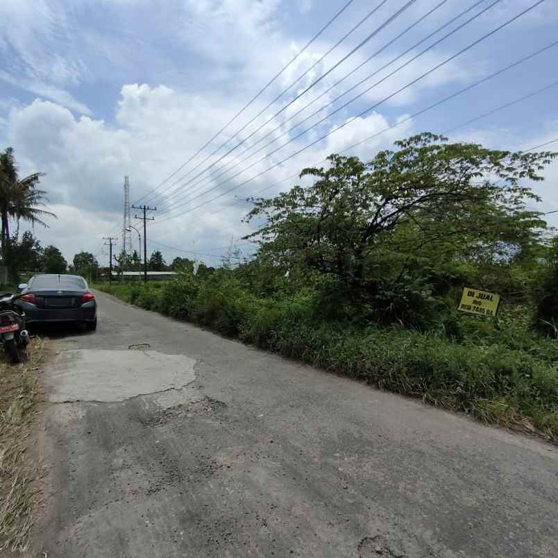 2 km pasar godean dijual tanah pinggir jalan 2jt m