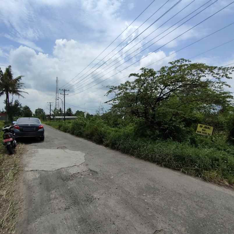 2 km pasar godean dijual tanah pinggir jalan 2jt m