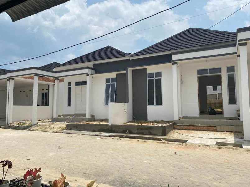 2 unit lagi rumah nyaman di jalan delima pekanbaru