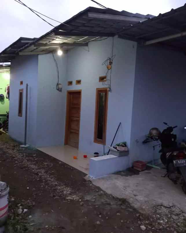 dijual 3 rumah yang di kontrakan