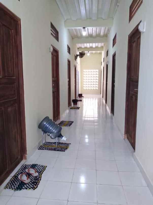 dijual kost dan kios strategis di sawangan depok
