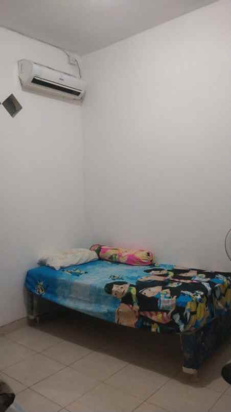 dijual kost ngagel jaya