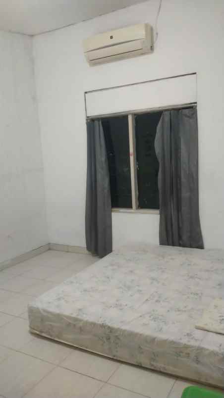 dijual kost ngagel jaya