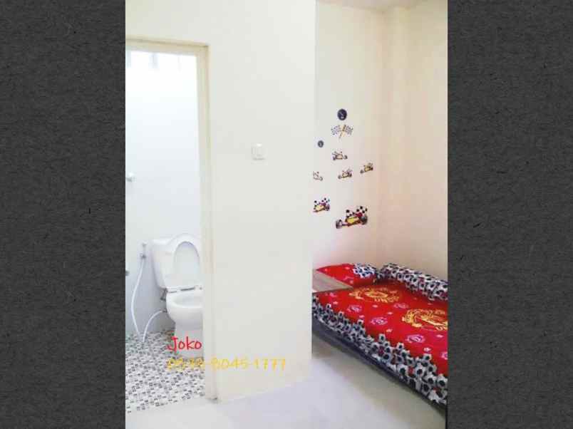 dijual kost radio dalam