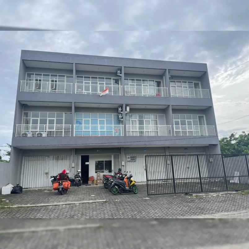 dijual ruko 3 lantai surabaya barat