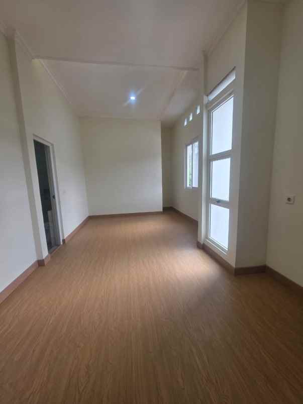 dijual ruko gudang kantor cluster darwin scientia