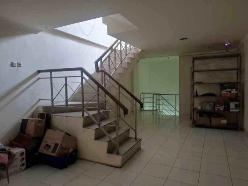 dijual ruko gudang kantor jalan raya hankam pondok