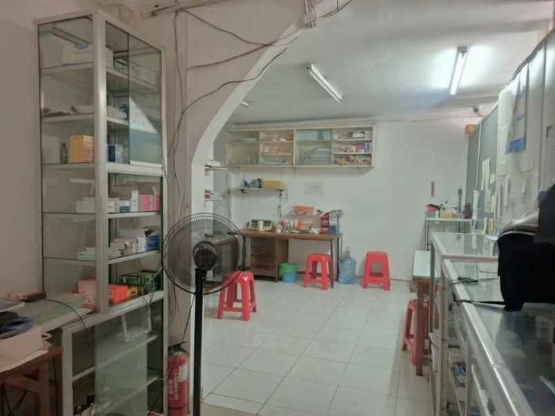 dijual ruko gudang kantor jalan raya hankam pondok