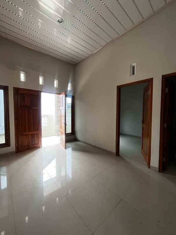 dijual rumah 0 5 km ke jl wates km 9