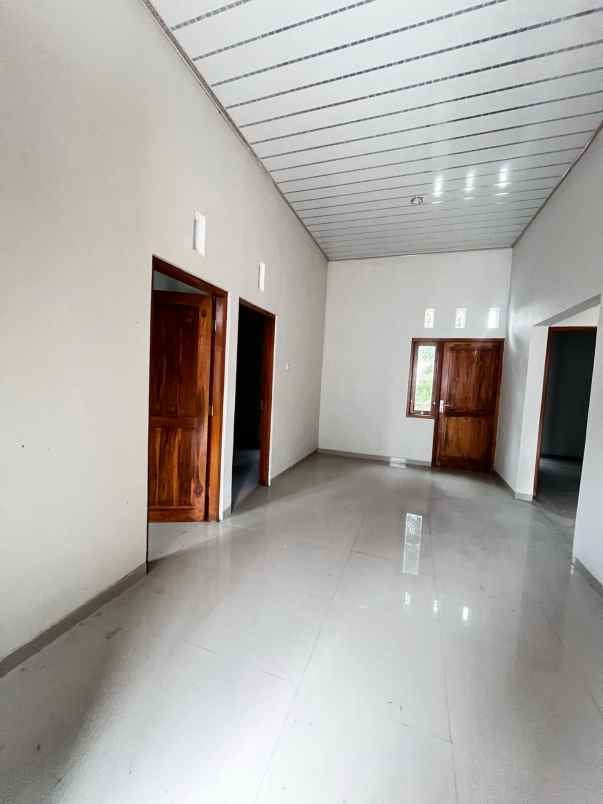 dijual rumah 0 5 km ke jl wates km 9