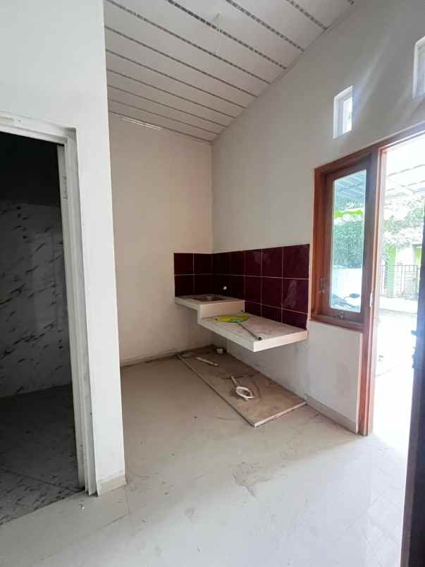 dijual rumah 0 5 km ke jl wates km 9