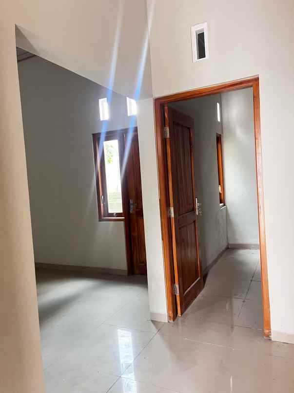 dijual rumah 0 5 km ke jl wates km 9