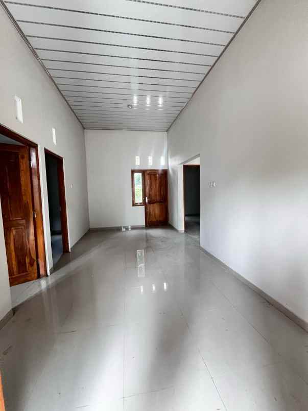 dijual rumah 0 5 km ke jl wates km 9