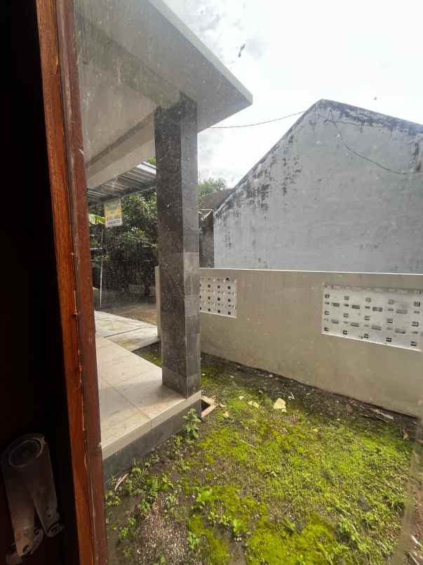 dijual rumah 0 5 km ke jl wates km 9