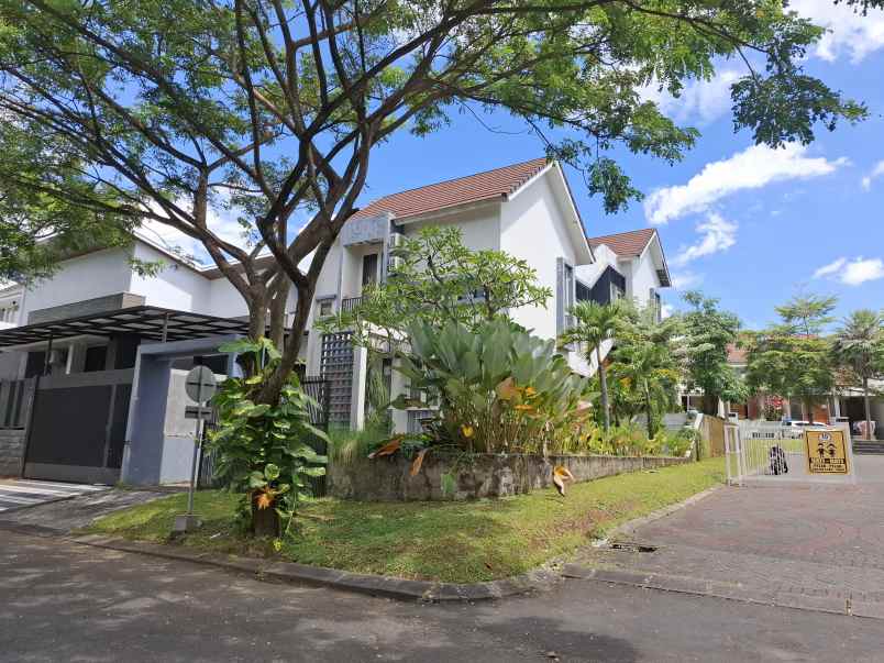 dijual rumah 2 lantai di bernady land slawu jember