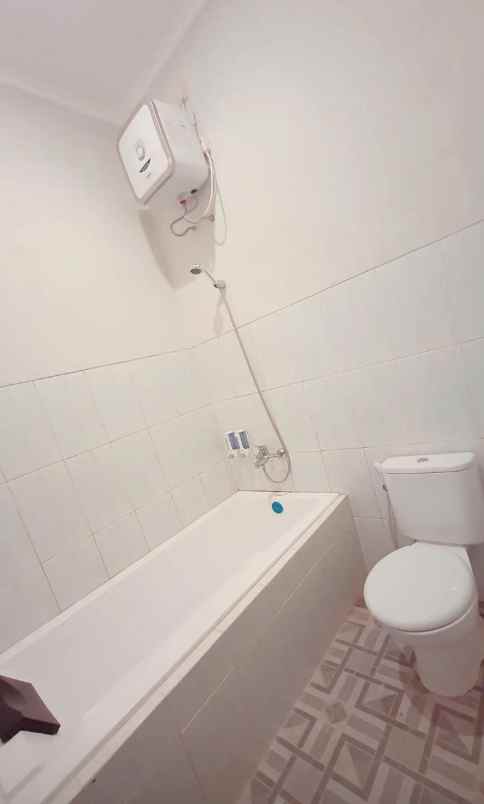 dijual rumah 2 lantai di verona hills cirebon