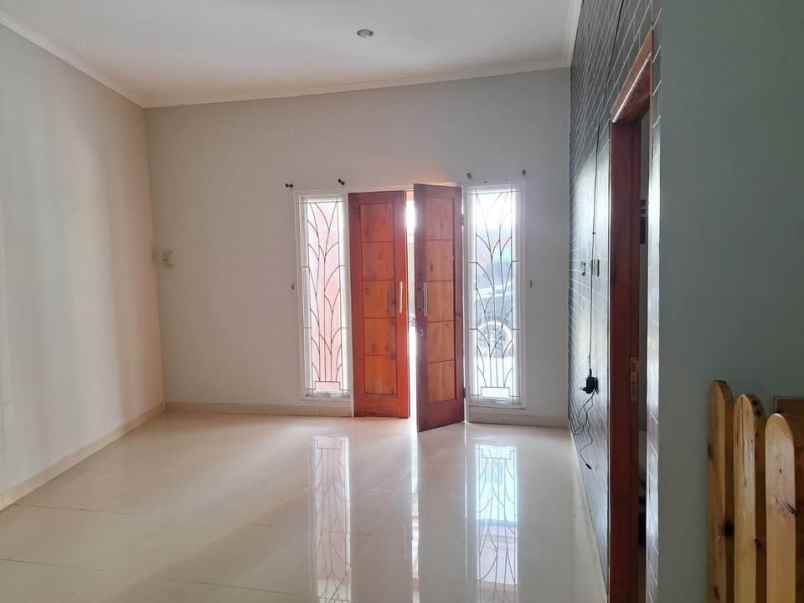 dijual rumah 2 lantai siap huni di bekasi